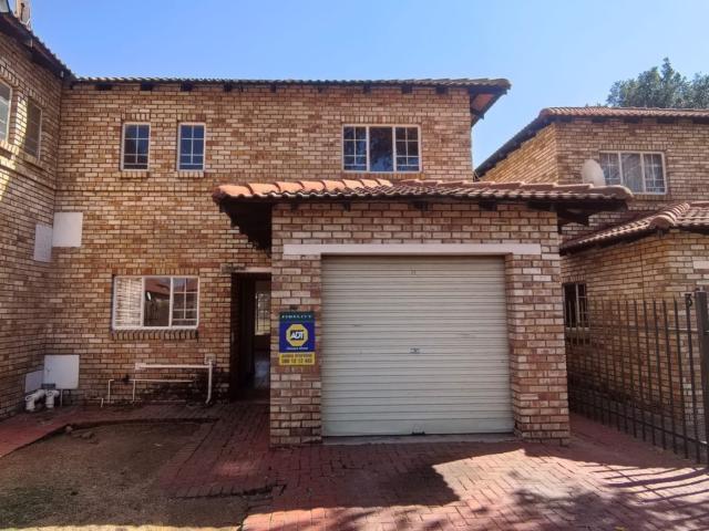 3 Bedroom Townhouse in Waterval East