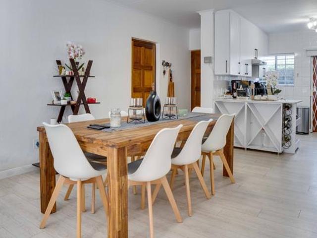 3 Bedroom Townhouse in Weltevreden Park