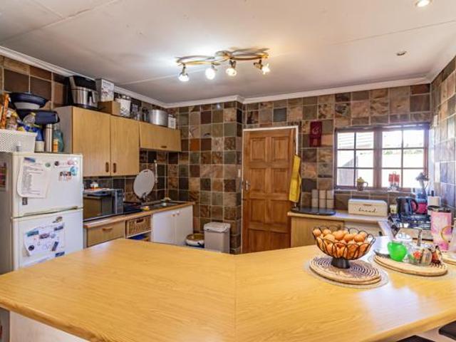 3 Bedroom Townhouse in Weltevreden Park