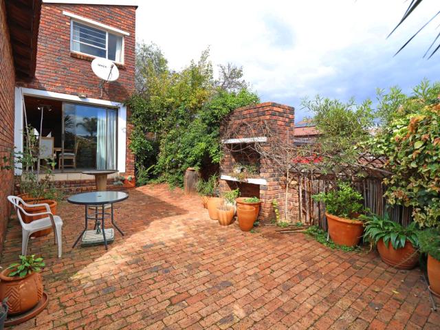 3 Bedroom Townhouse in Weltevreden Park