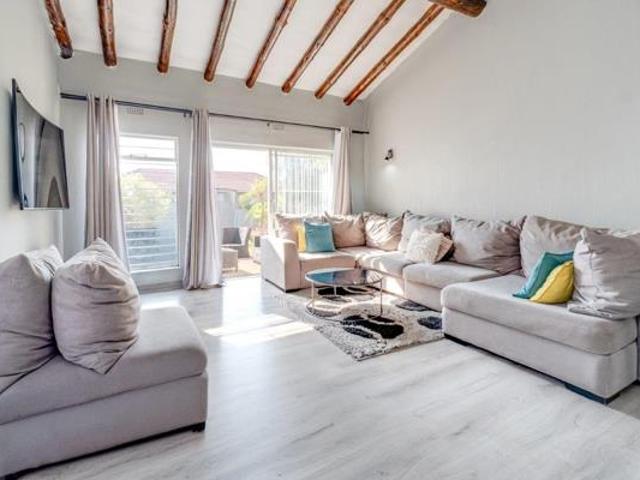 3 Bedroom Townhouse in Weltevreden Park