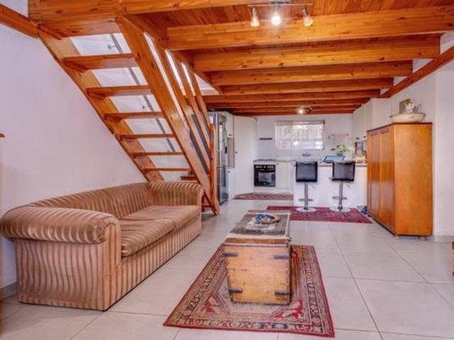 3 Bedroom Townhouse in Weltevreden Park