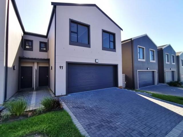 3 Bedroom Townhouse in Westbrook