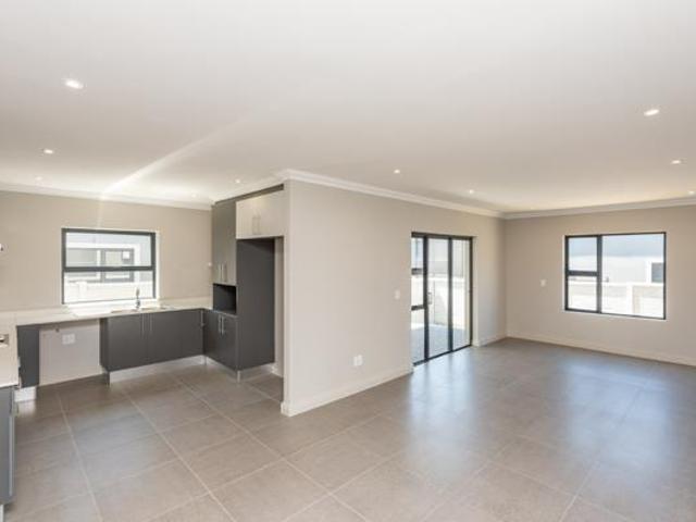 3 Bedroom Townhouse in Westbrook