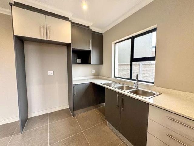 3 Bedroom Townhouse in Westbrook