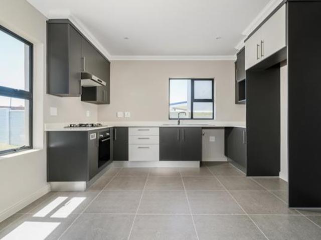 3 Bedroom Townhouse in Westbrook