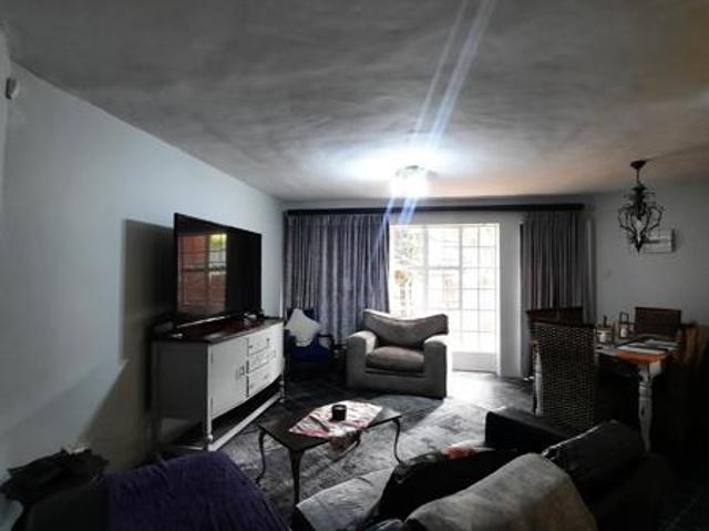 3 Bedroom Townhouse in Westdene