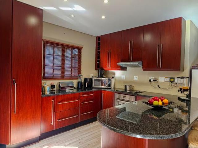3 Bedroom Townhouse in White River Central