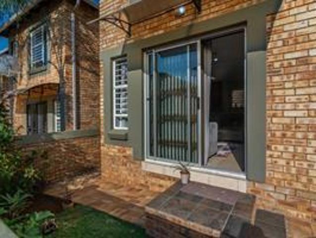 3 Bedroom Townhouse in Wilgeheuwel