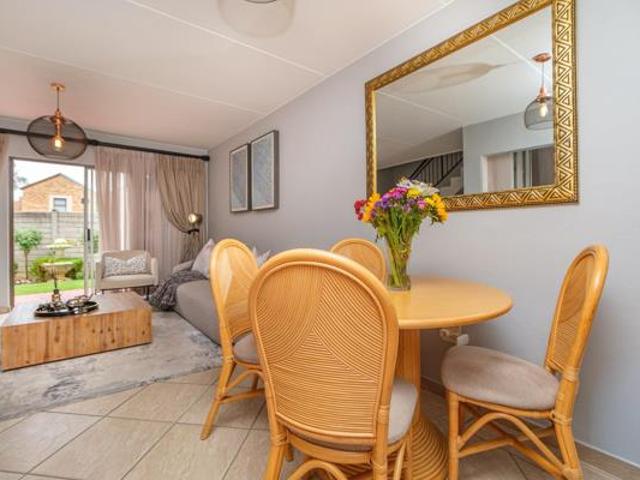 3 Bedroom Townhouse in Wilgeheuwel