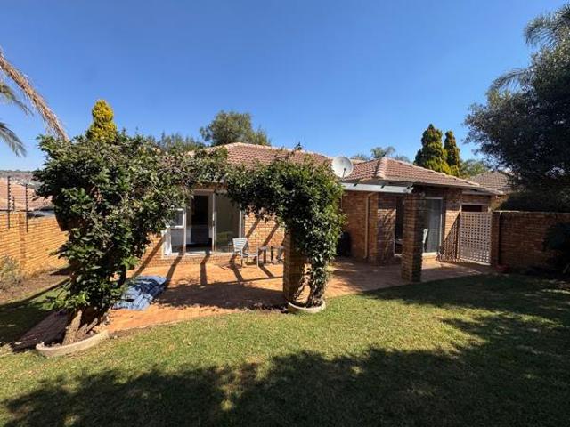 3 Bedroom Townhouse in Wilgeheuwel