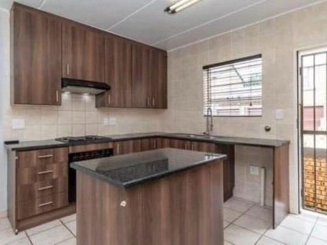 3 Bedroom Townhouse in Wilgeheuwel