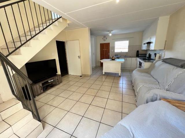 3 Bedroom Townhouse in Wilgeheuwel