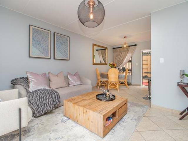 3 Bedroom Townhouse in Wilgeheuwel