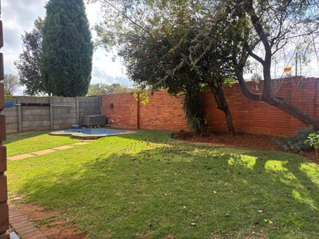 3 Bedroom Townhouse in Wilgeheuwel