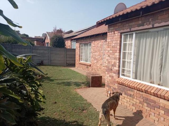 3 Bedroom Townhouse in Wilgeheuwel