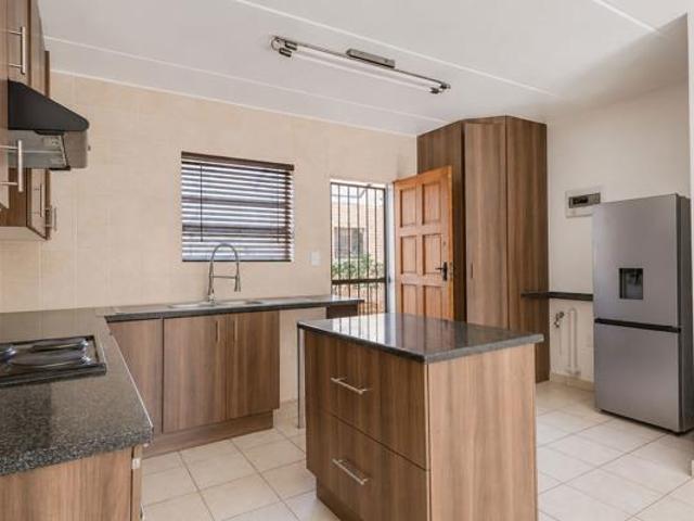3 Bedroom Townhouse in Wilgeheuwel