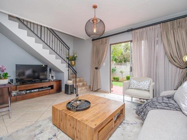 3 Bedroom Townhouse in Wilgeheuwel