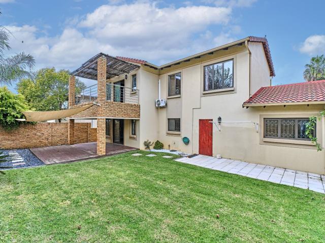 3 Bedroom Townhouse in Willowbrook