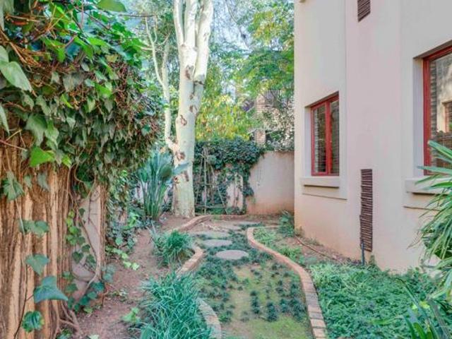 3 Bedroom Townhouse in Willowbrook