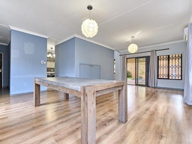 3 Bedroom Townhouse in Willowbrook