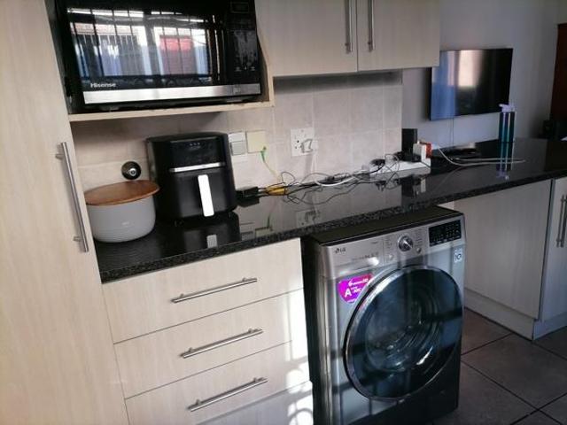 3 Bedroom Townhouse in Willowbrook
