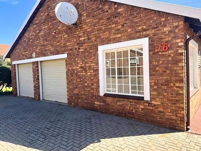 3 Bedroom Townhouse in Wilro Park