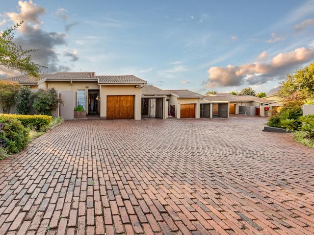 3 Bedroom Townhouse in Wilro Park