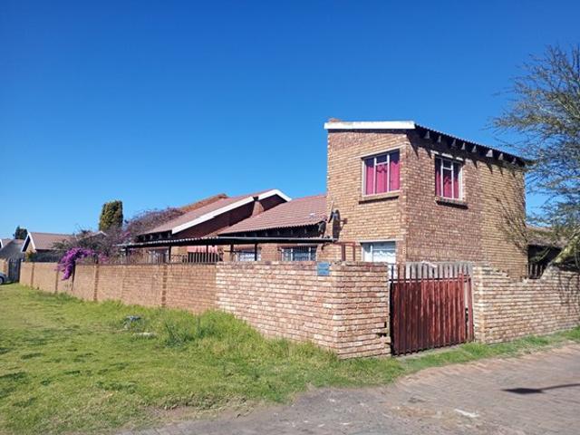 3 Bedroom Townhouse in Witbank