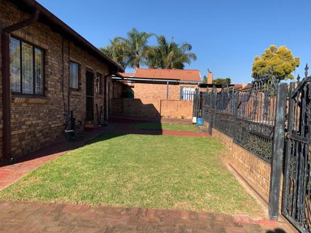 3 Bedroom Townhouse in Witbank Central