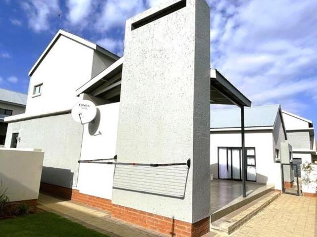 3 Bedroom Townhouse in Woodland Hills Wildlife Estate