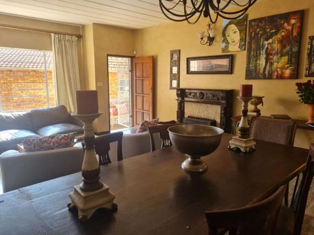 3 Bedroom Townhouse in Zwartkop
