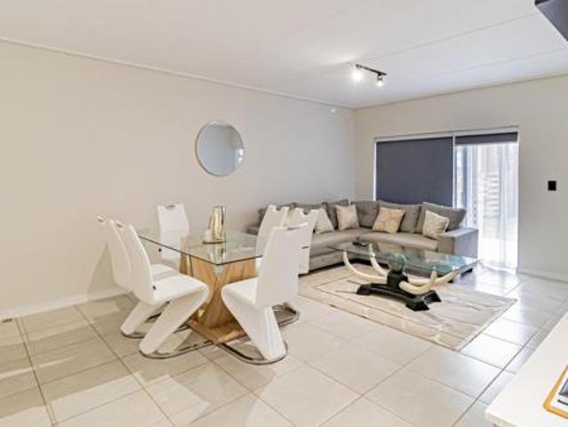 3 Bedroom Townhouse in Zwartkop