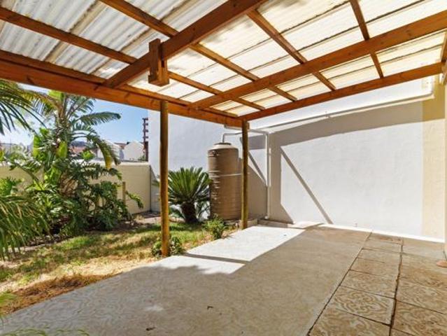 3 Bedroom Townhouse in Zonnebloem