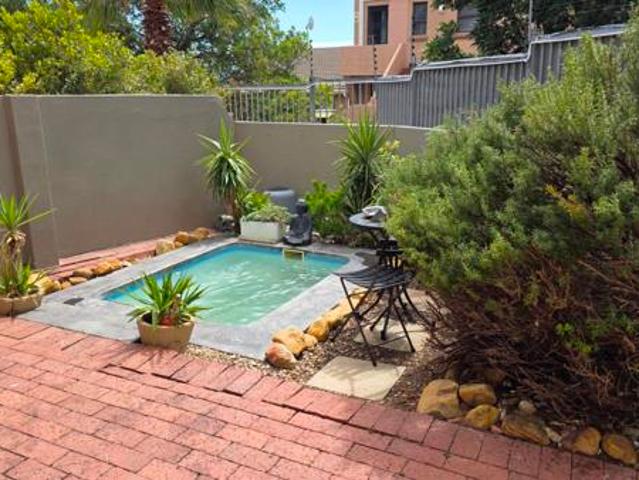 3 Bedroom Townhouse in Zonnebloem