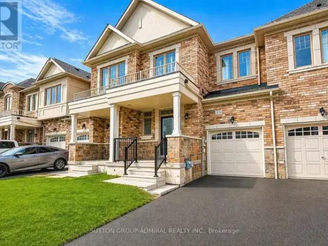 3 Bedroom Townhouse Innisfil ON 102715447