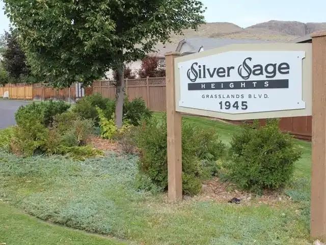 3 Bedroom Townhouse Kamloops BC 104401470