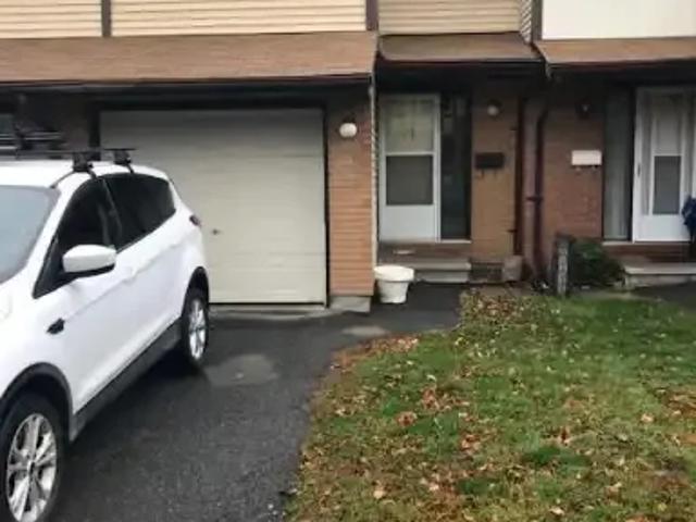 3 Bedroom Townhouse Kanata ON 102846925