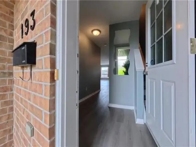 3 Bedroom Townhouse Kitchener ON 102434481