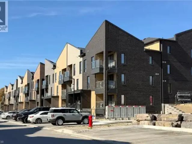 3 Bedroom Townhouse Kitchener ON 102715454