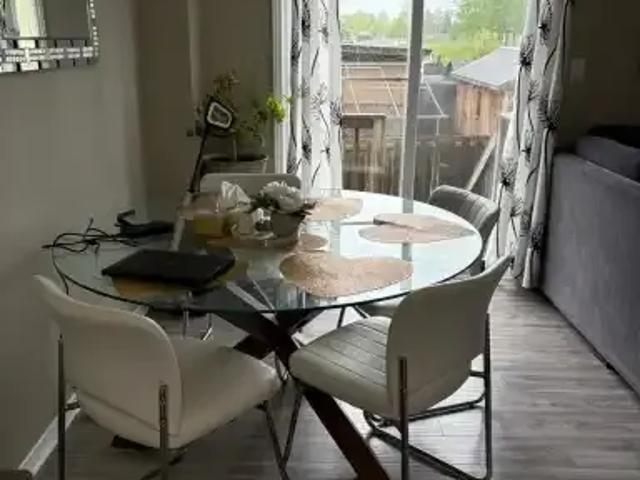 3 Bedroom Townhouse Kitchener ON 102794906