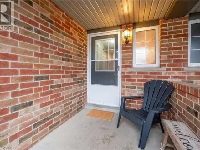 3 Bedroom Townhouse Kitchener ON 102306717