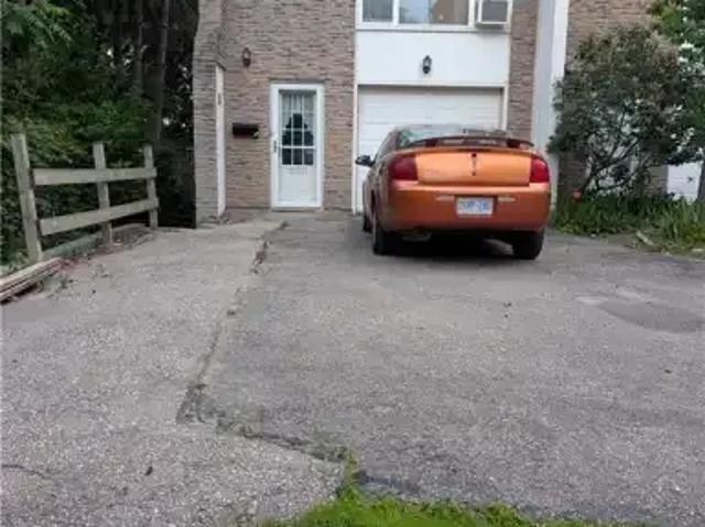 3 Bedroom Townhouse Kitchener ON 103840310