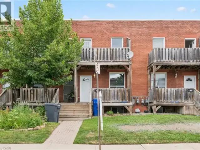 3 Bedroom Townhouse Kitchener ON 103920566