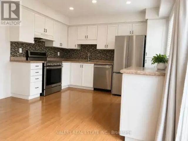 3 Bedroom Townhouse Kitchener ON 103179190
