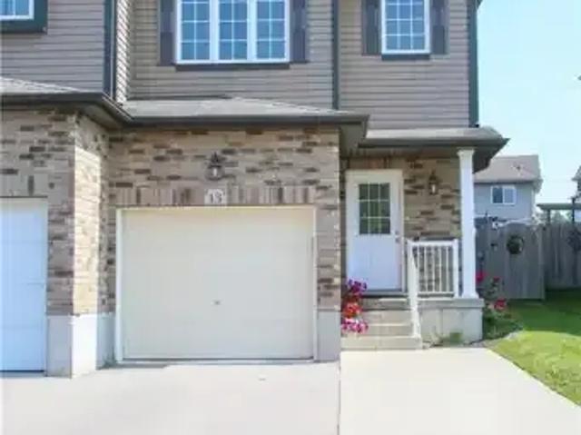 3 Bedroom Townhouse Kitchener ON 103355371