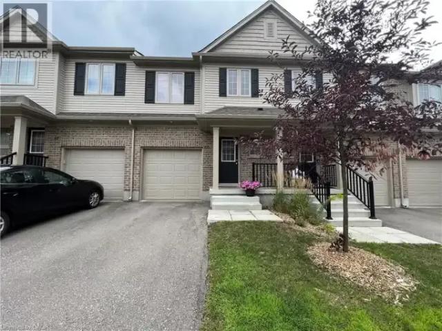 3 Bedroom Townhouse Kitchener ON 103355389