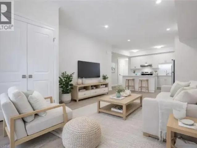 3 Bedroom Townhouse Kitchener ON 104754103