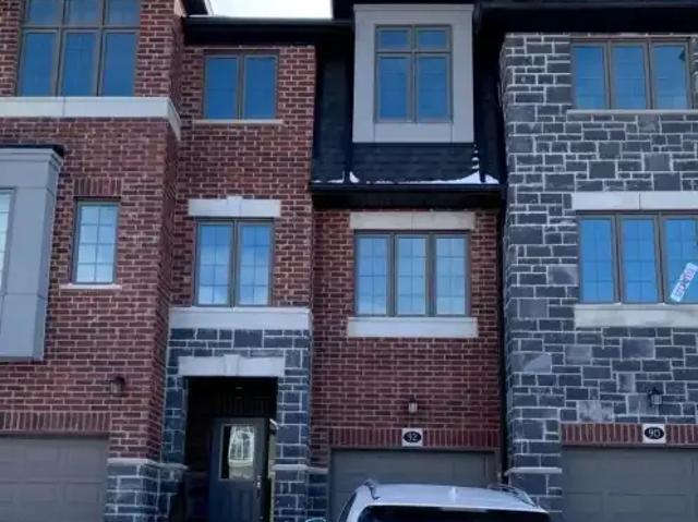 3 Bedroom Townhouse Kitchener ON 105004767