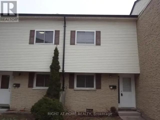3 Bedroom Townhouse Kitchener ON 105088053